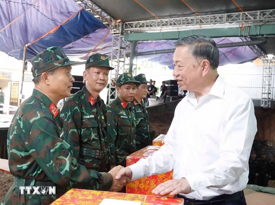 tbt-dong-vien-1784289525859729913351.jpg