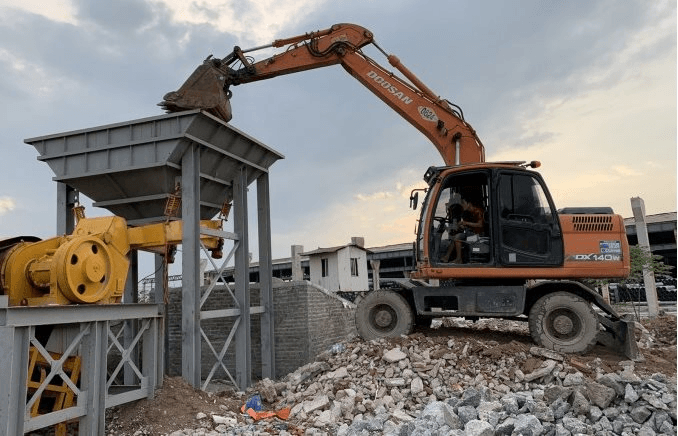 Hà Nội siết quản lý chất thải xây dựng, thúc đẩy tái chế ngay tại công trường 