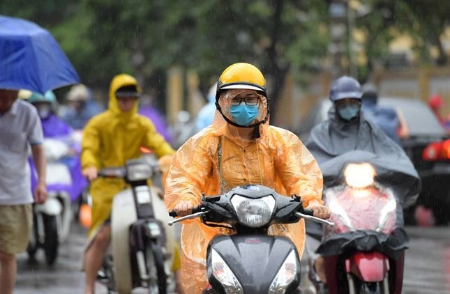 Dự báo thời tiết Hà Nội ngày 1/8/2026: Có mưa rào và dông 