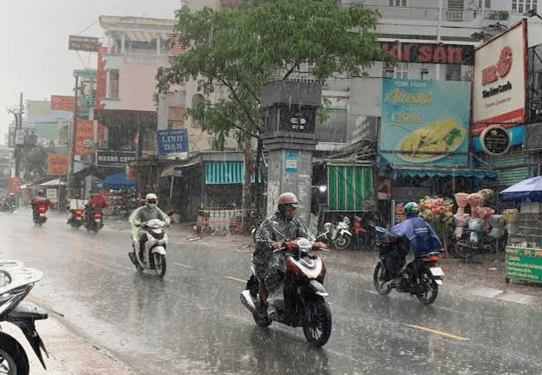 Dự báo thời tiết Hà Nội ngày 2/8/2026: Có mây, có lúc có mưa rào và dông 