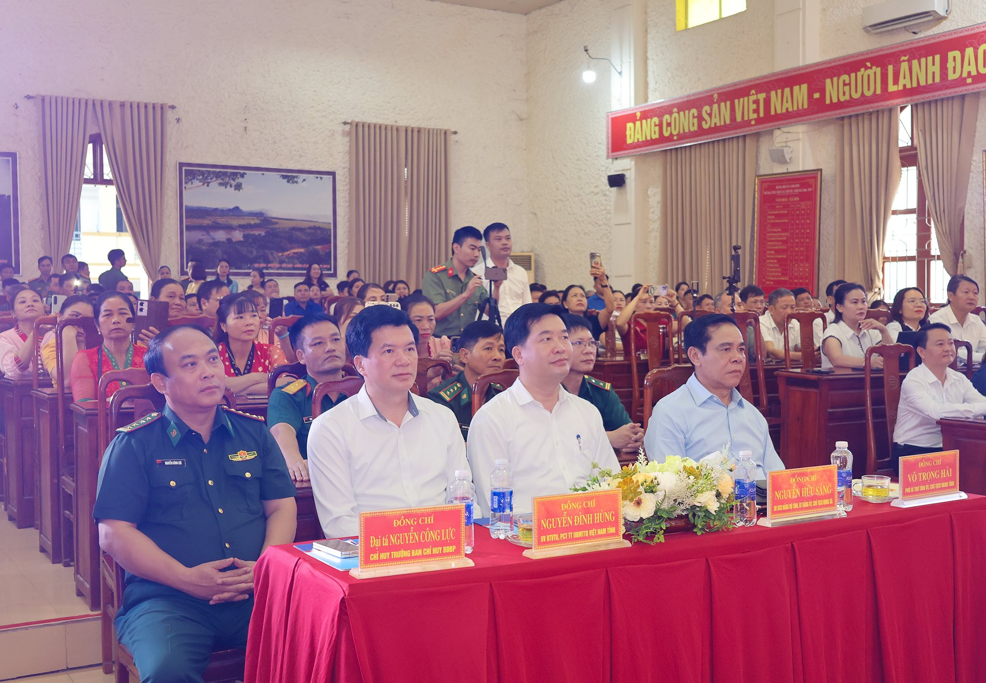 dai-bieu-1-.jpg