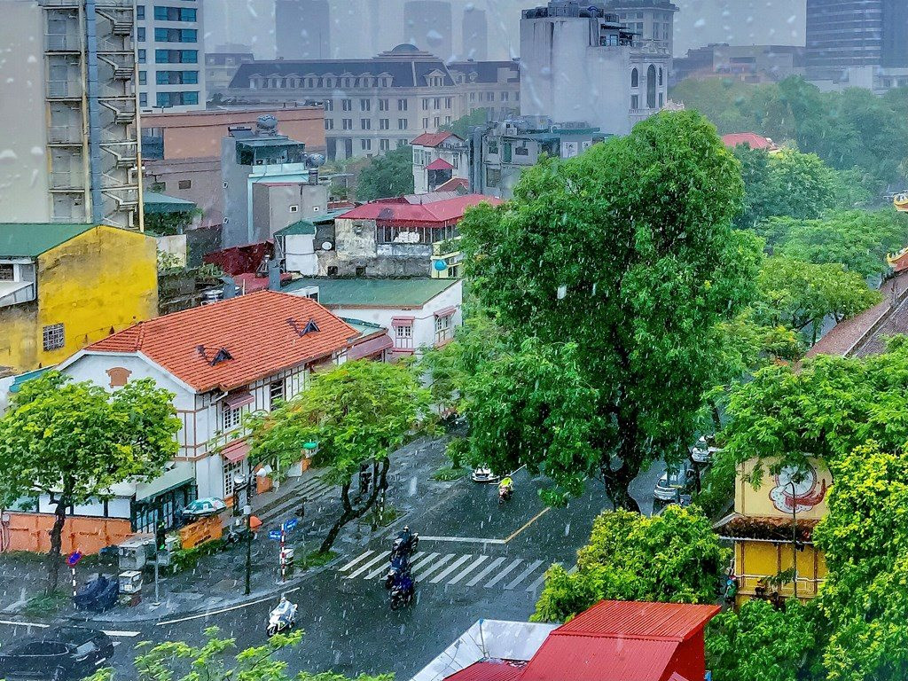Dự báo thời tiết Hà Nội ngày 25/8/2026: Có lúc có mưa rào và dông