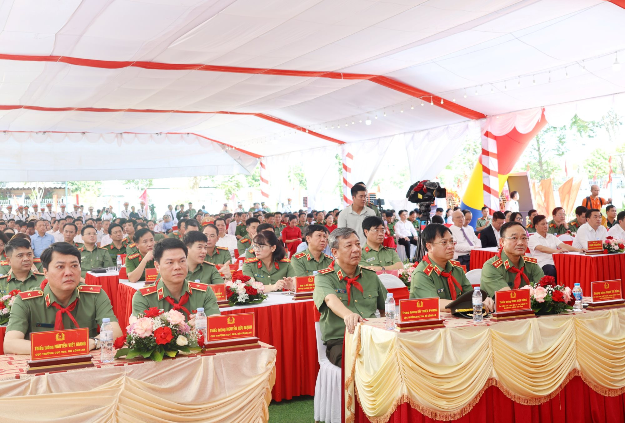 dai-bieu1-237849.jpg