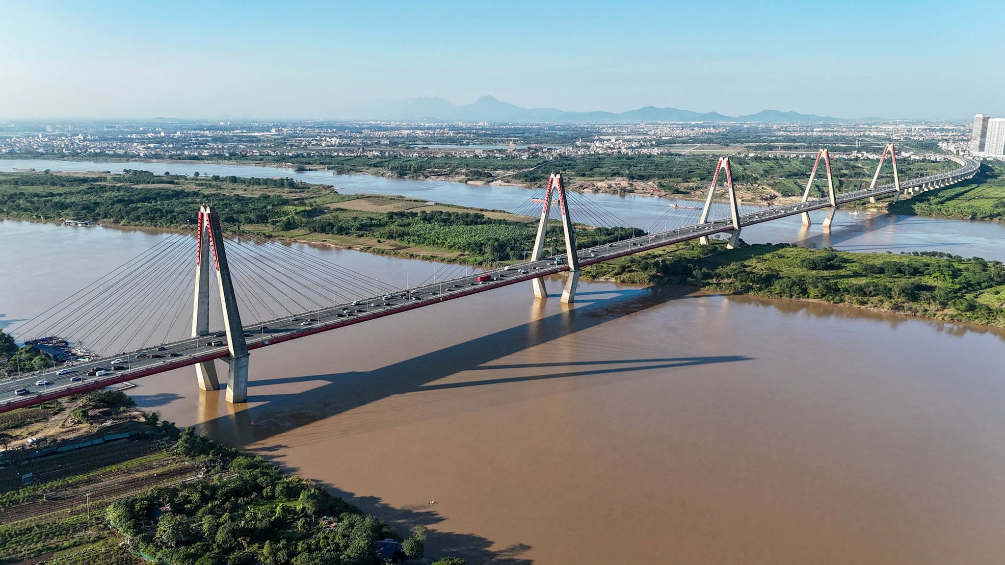 Hà Nội nghiên cứu xây dựng đập trên sông Hồng để điều tiết mực nước