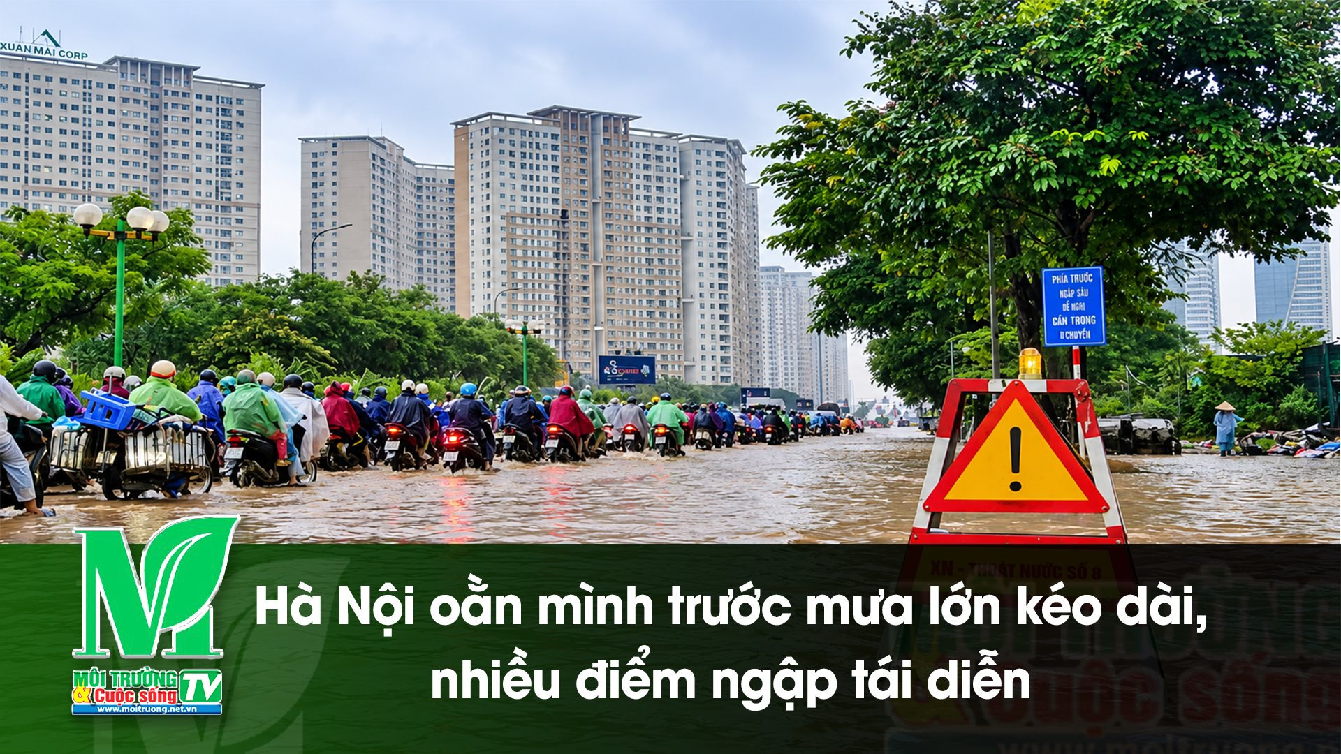 [VIDEO] Hà Nội oằn mình trước mưa lớn kéo dài, nhiều điểm ngập tái diễn 