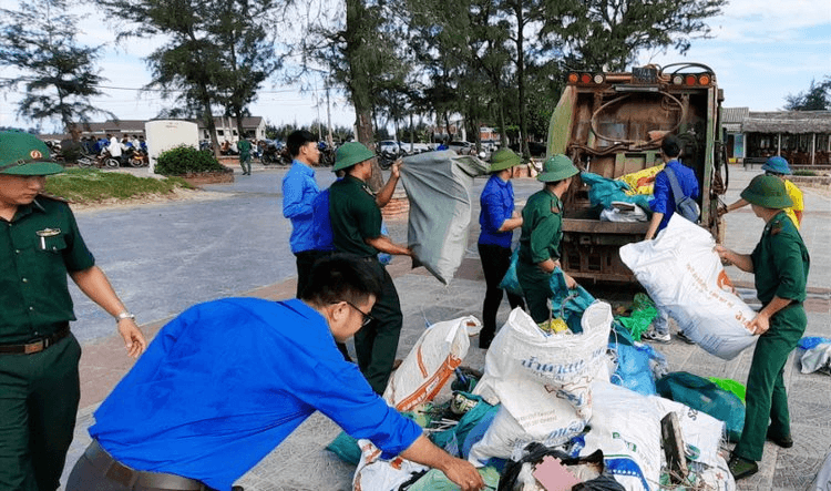 TP.HCM chung tay làm sạch môi trường