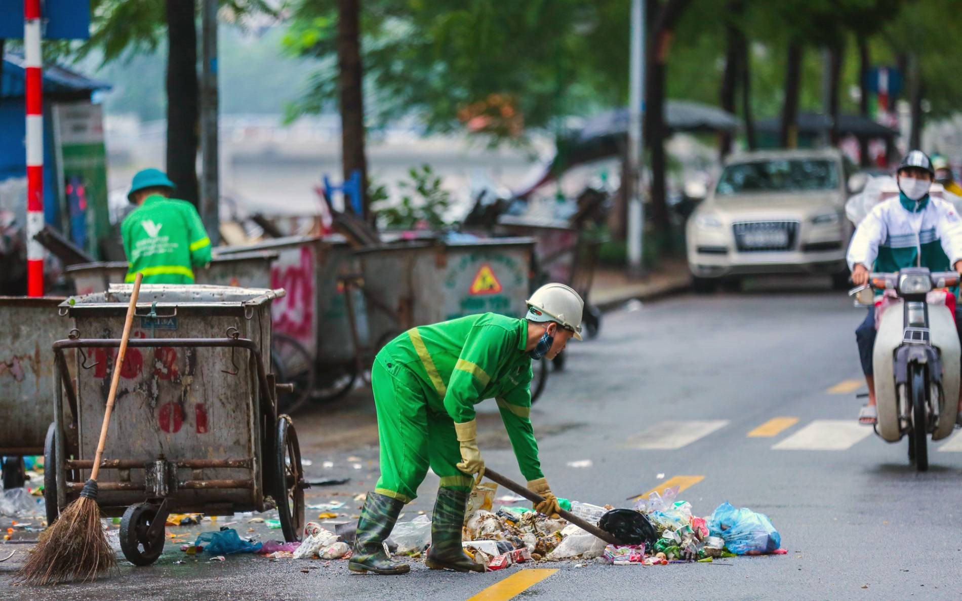 117-1768359176-rac-thai-ha-noi-1.jpg