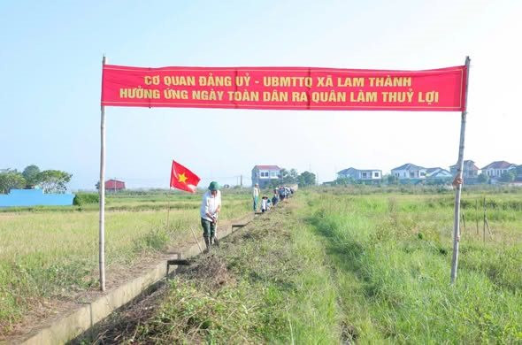 can-bo-lam-thanh-khoi-thong-muong-mang.jpg