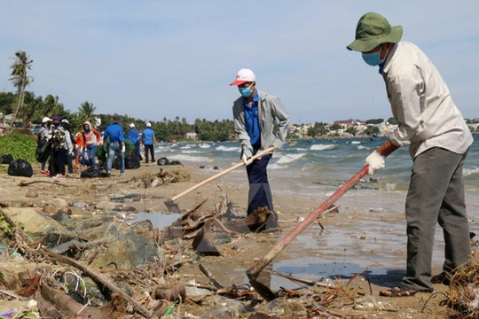 Ra quân chiến dịch làm sạch biển tại Tp. Phan Thiết