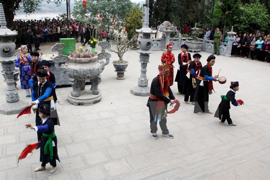 Yên Bái: Nghi lễ treo cổ trâu được loại bỏ trong Lễ hội đền Đông Cuông