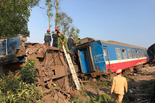 Thừa Thiên – Huế: Đã có 3 người chết trong vụ tai nạn đường sắt nghiêm trọng