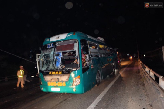 Bắc Ninh: Nổ xe khách giường nằm 2 người chết