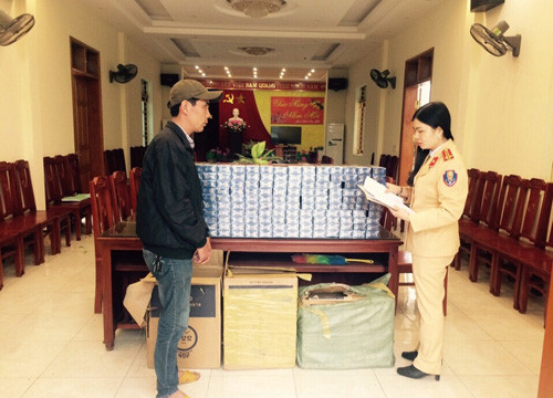 Thanh Hóa: Bắt giữ xe tải chở 1.400 bao thuốc lá lậu