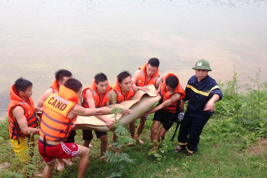 Thanh Hóa: Rủ nhau ra sông tắm, một học sinh lớp 9 bị đuối nước thương tâm