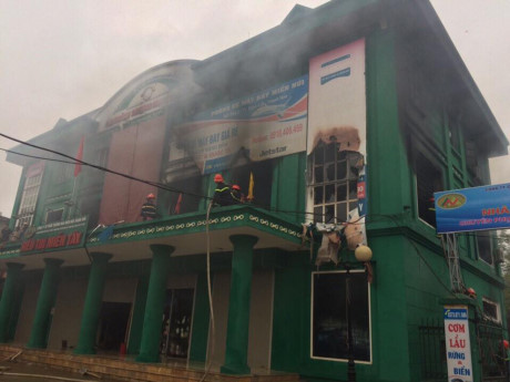 Thanh Hóa: Lại xảy ra cháy lớn tại siêu thị Miền Tây