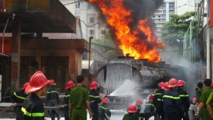 Cháy lớn ở Hồ Chí Minh, hơn 1.200 m² nhà xưởng bị thiêu rụi