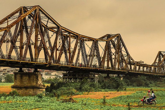 Cầu Long Biên sẽ trải thảm carboncor asphalt