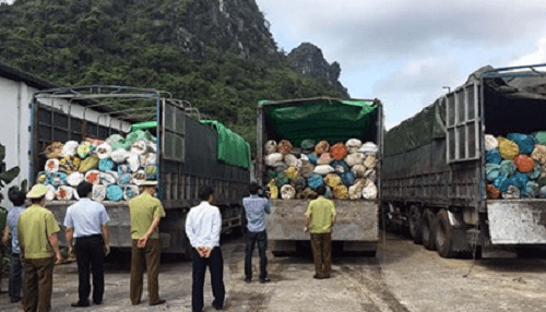 Quảng Ninh: Kinh hoàng thu giữ 45 tấn tóp mỡ hôi thối, đầy dòi