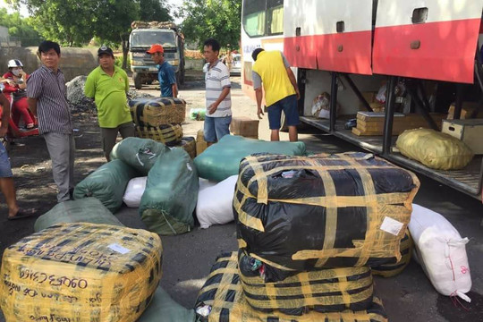 TP. Đà Nẵng: Bắt giữ xe khách chở lô hàng lớn không rõ nguồn gốc