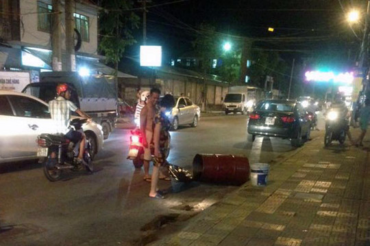 Quảng Ninh: Thùng phuy phát nổ khiến một người thương nặng ở chân