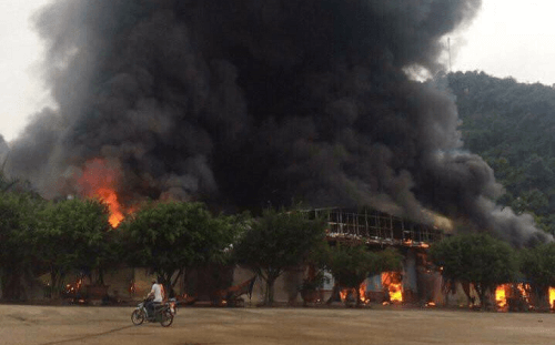 Lạng Sơn: Cháy lớn tại chợ Tân Thanh thiêu rụi 2.000m2