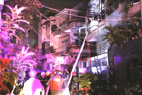TP.Hồ Chí Minh: “Bà hỏa” ghé thăm lúc nửa đêm, 7 người may mắn thoát nạn