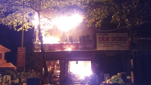 Quảng Trị: Cháy lớn tại cửa hàng kinh doanh đồ điện nước