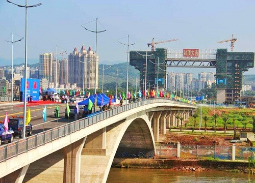 Cầu Bắc Luân II nối Việt Nam-Trung Quốc được khánh thành