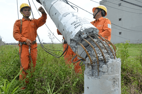 Điện lực Quảng Bình thiệt hại 80 tỷ đồng do bão số 10