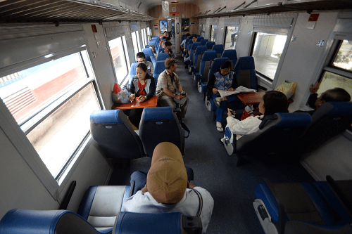 Nhiều toa tàu mới đưa vào phục vụ hành khách dịp Tết nguyên đán 2018