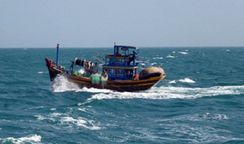 Bình Thuận: Khẩn cấp tìm ngư dân mất tích trên biển