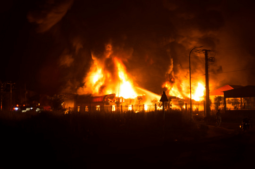 “Giặc lửa” thiêu rụi xưởng sản xuất nệm trong đêm