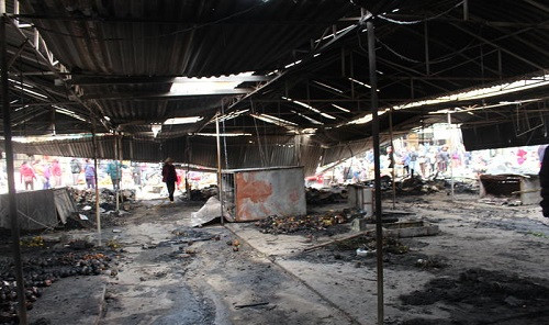 “Bà hỏa” ghé thăm 40 ki ốt chợ bị thiêu rụi hoàn toàn