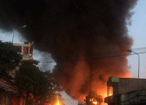 Hải Phòng: Cháy lớn kinh hoàng, người dân được phen thất thần