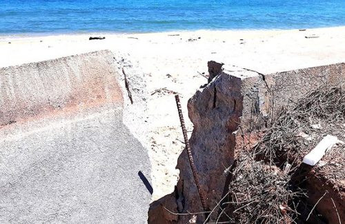 Công trình kè chống sạt lở bờ biển 80 tỷ đồng vừa sử dụng đã hư hỏng