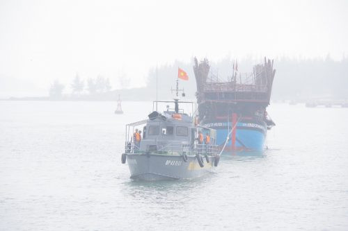 Cứu nạn kịp thời tàu câu mực bị trôi dạt trên vùng biển Quảng Nam