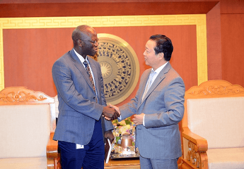 Bộ trưởng Trần Hồng Hà tiếp và làm việc với Giám đốc quốc gia Ngân hàng Thế giới tại Việt Nam