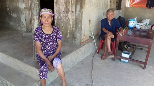 Hà Tĩnh: Bi hài chuyện bắt cả trẻ đang bú đóng tiền xây dựng nông thôn mới