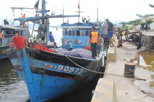 Đà Nẵng: Cứu tàu cá cùng 9 thuyền viên gặp nạn trên biển