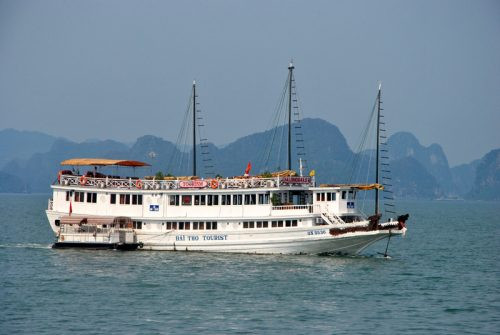 Quảng Ninh: Đình chỉ hoạt động 20 tàu du lịch vì không lắp hệ thống báo cháy tự động
