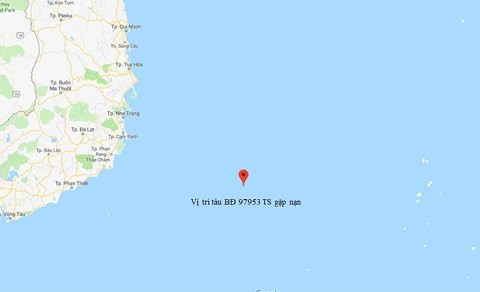 12 người trên tàu xuất phát từ Nha Trang, đang bị mắc kẹt giữa vùng xoáy nước trên biển