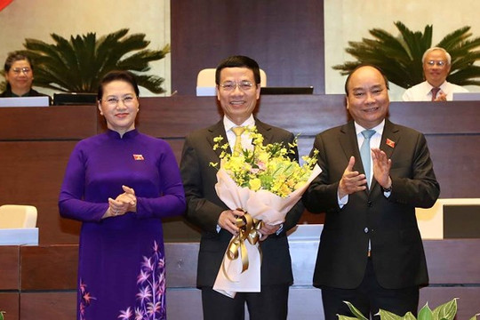 Thiếu tướng Nguyễn Mạnh Hùng chính thức giữ chức Bộ trưởng Bộ Thông tin và Truyền thông