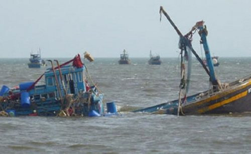 Thái Bình: Tàu cá va chạm với tàu vận tải, một thuyền viên mất tích