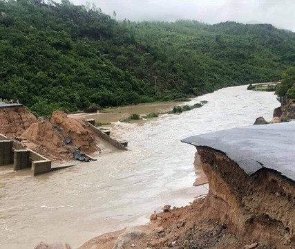 Khánh Hòa: Sập ống cống, hơn 300 hộ dân bị cô lập với đất liền