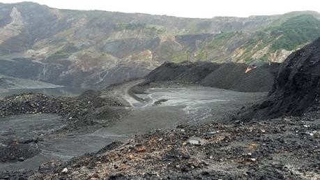 Ấn Độ: Khai thác than trái phép, 13 thợ mỏ thiệt mạng