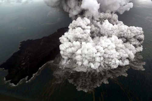 Indonesia lập hệ thống theo dõi núi lửa Anak Krakatau