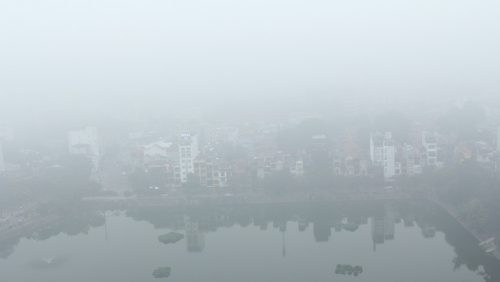Hà Nội: Lý giải nguyên nhân sương mù đặc quánh