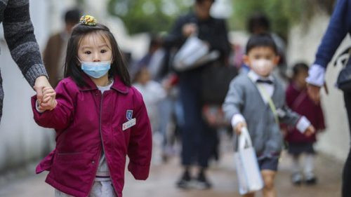 Hong Kong, Trung Quốc đóng cửa gần 350 trường mầm non vì dịch cúm