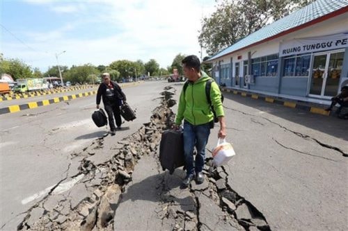 Động đất ập xuống Indonesia và Nhật Bản cùng 1 ngày