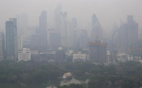 Thái Lan: Sử dụng mưa nhân tạo để giảm bụi không khí độc hại
